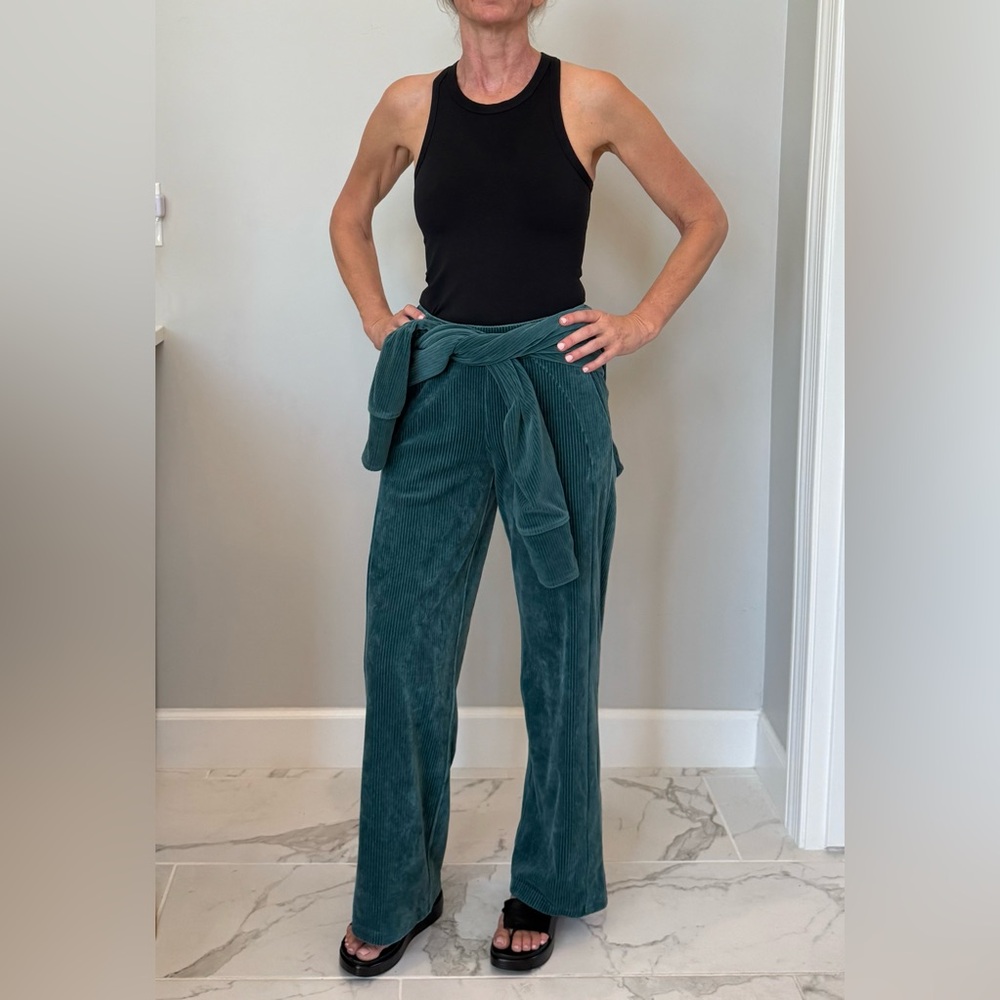 lululemon SET: Storm Teal Jacket & Wide-leg Pants. Jacket size 4/Pants Size 2